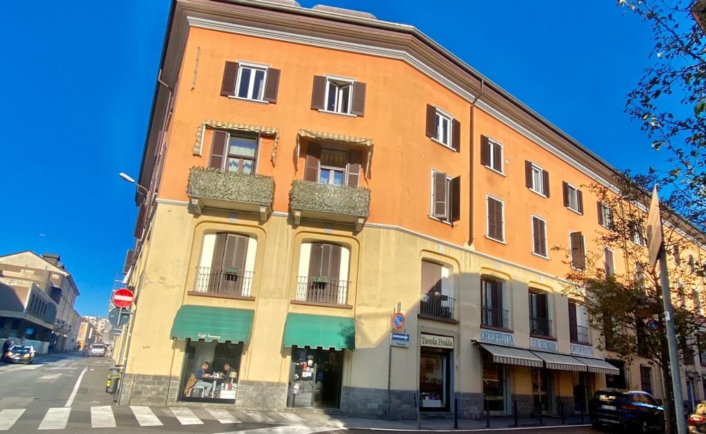 Monza San Carlo/Stazione - AFFITTASI negozio